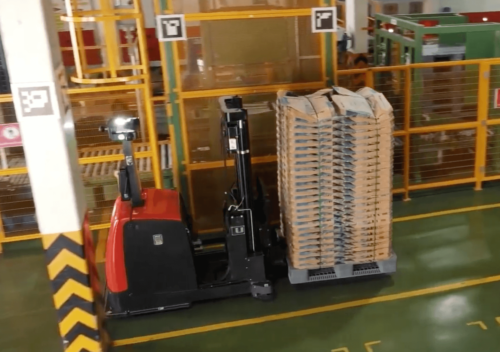  AGV FORKLIFT